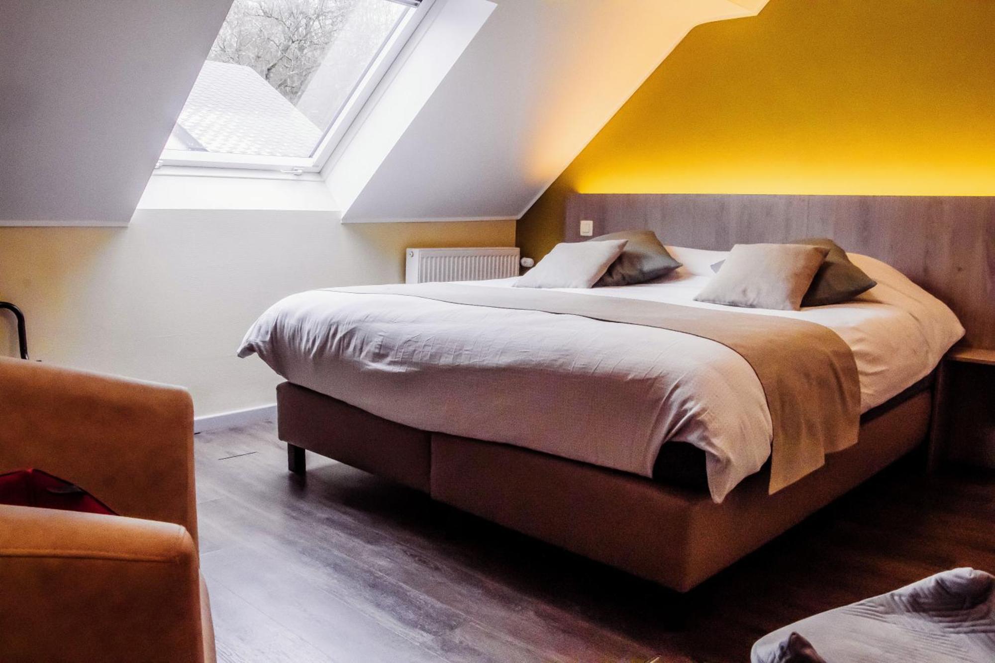 Hotel Des Postes Houffalize Eksteriør billede